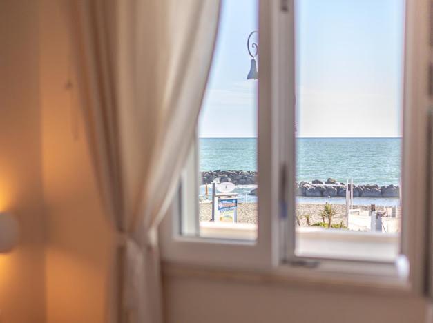 フィウミチーノCasa Mira Luxury Sea House Fco Airportアパートメント エクステリア 写真